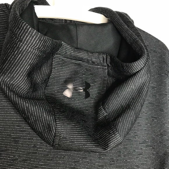 Under Armour Tops - Under Armour Fitted Coldgear 1/4 Zip hood Graphite